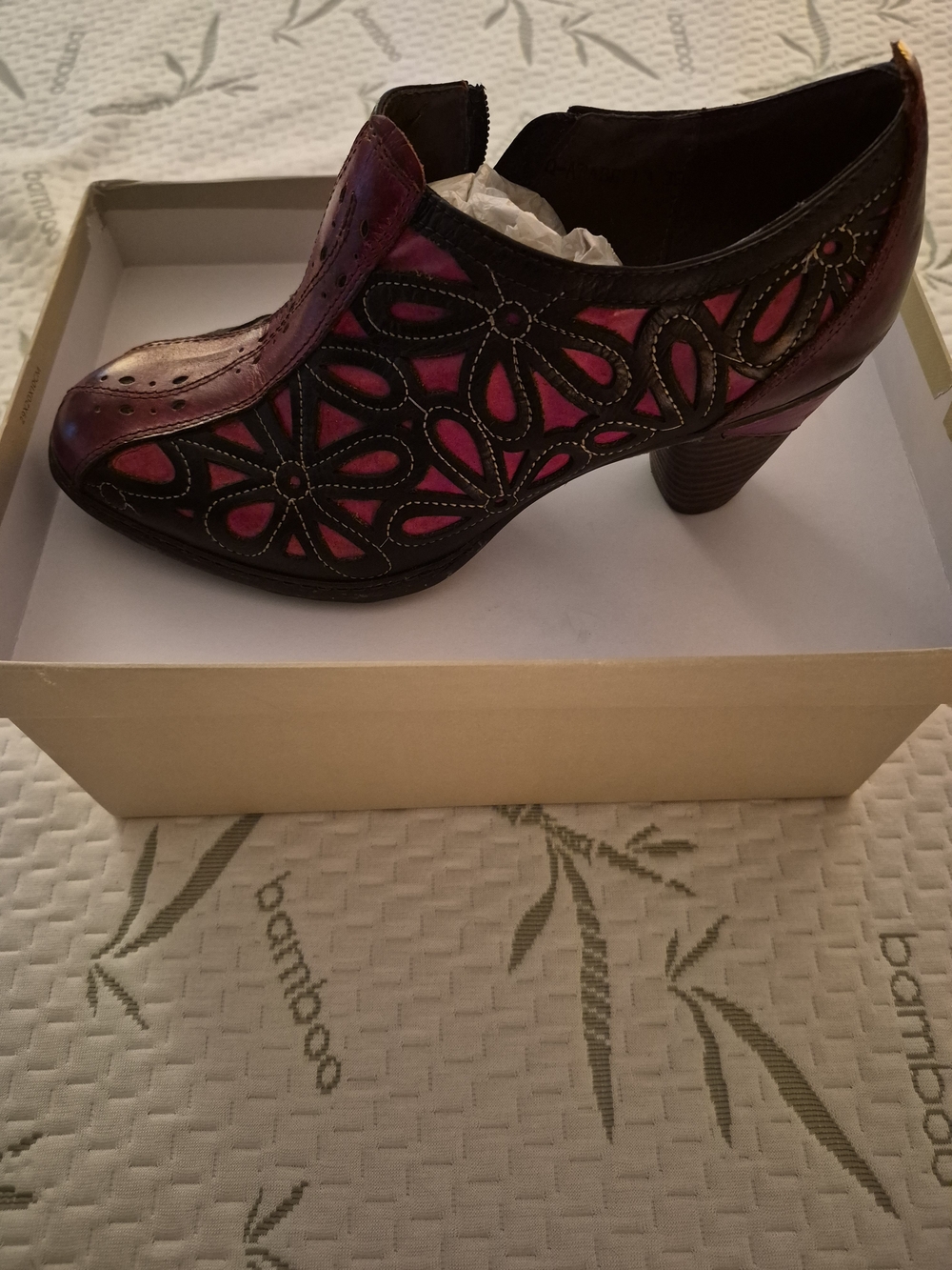 Cutout Floral Ankle Heels in Red and Black - Picture 2 of 6